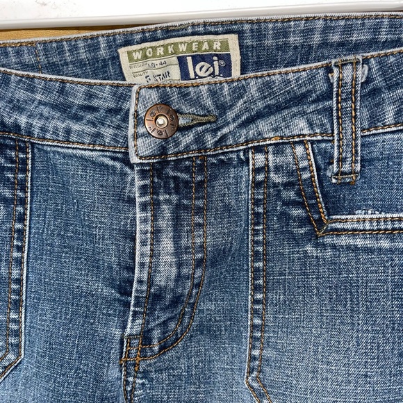 Vintage L.E.I. Cropped denim pants. Cargo ish - Picture 4 of 5